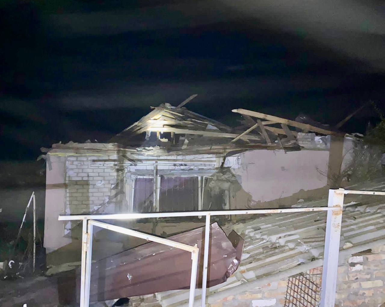 Войска РФ выпустили по Никопольскому району почти 90 снарядов: пострадали три громады